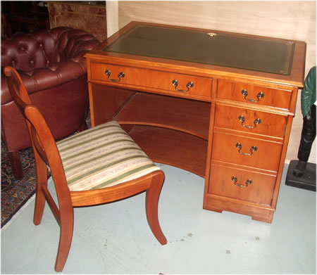 Single Pedestal Yew Computer Desk with Chair